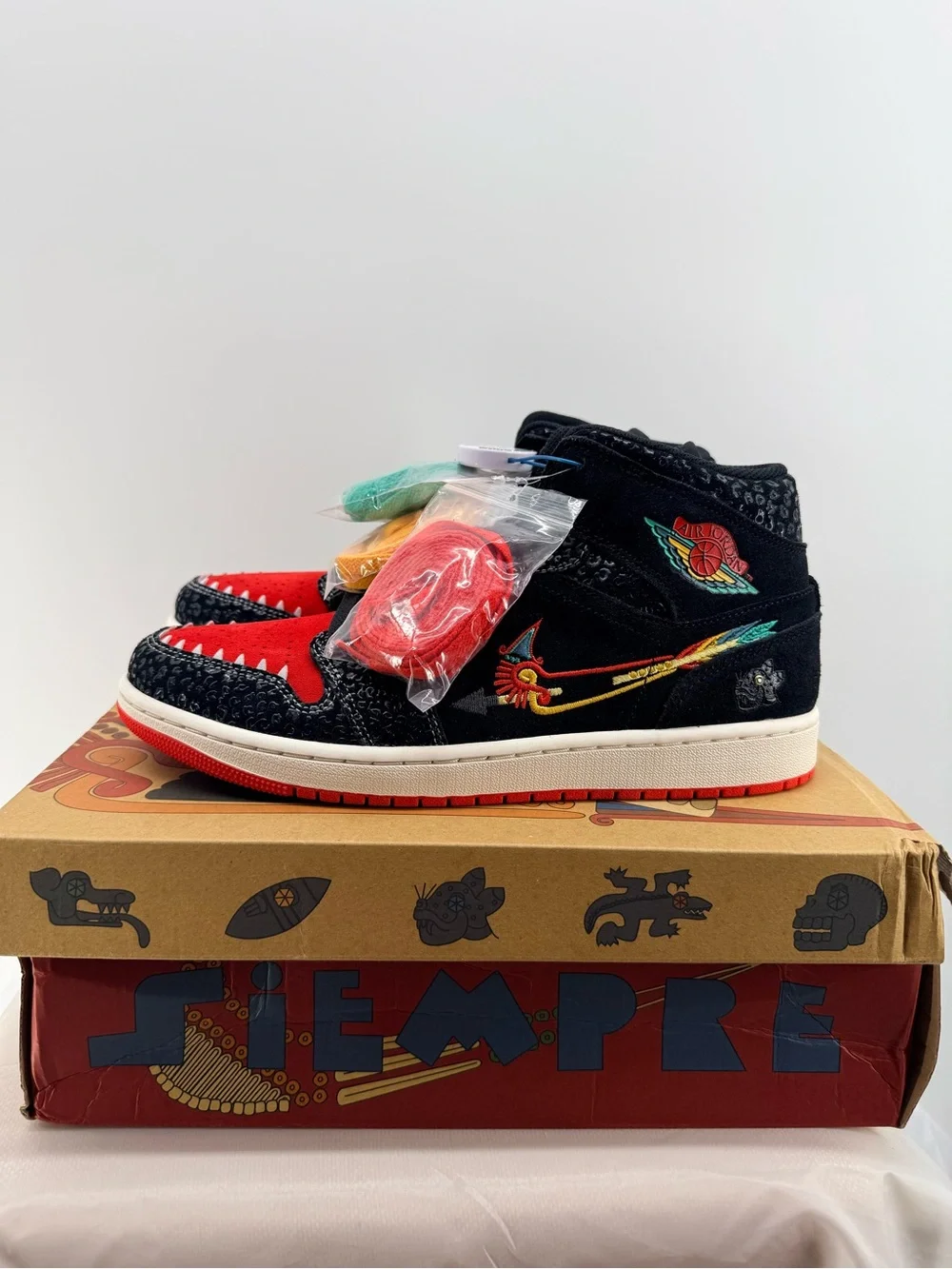 Jordan 1 Siempre Familia size 10M